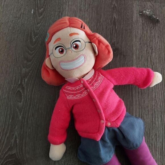 Disney Store Official Mei Plush, Turning Red, Iconic Cuddly Toy 19" - Picture 3 of 5